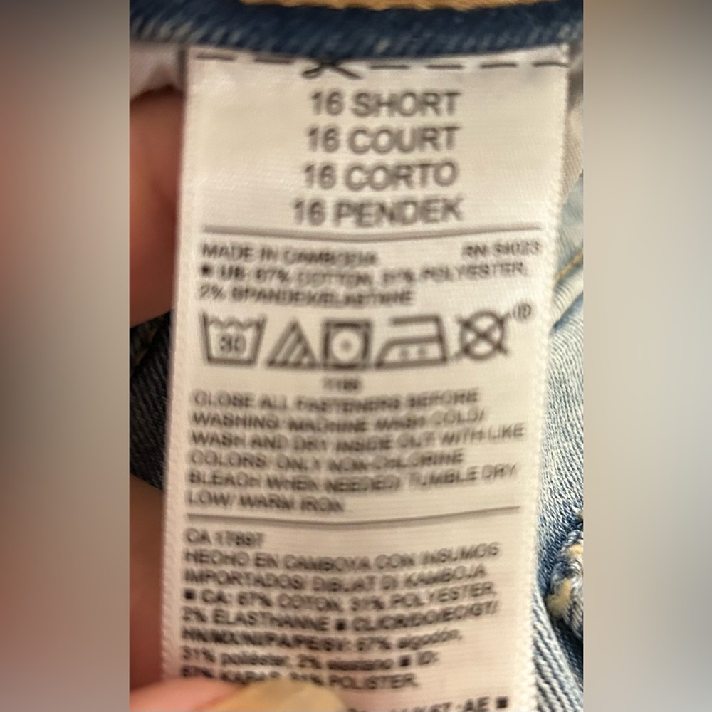 Old Navy Mid Rise Jeans - Picture 5 of 5